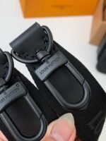 LOUIS VUITTON TRlO Full Leather Messenger Bag M46602 - Image 17