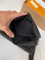 LOUIS VUITTON TRlO Full Leather Messenger Bag - Image 9