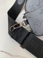 LOUIS VUITTON TRlO Full Leather Messenger Bag - Image 12