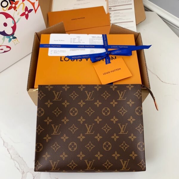 Louis Vuitton 26 Wash Bag M47542,17*9.6*3.5cm