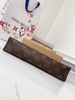 Louis Vuitton 26 Wash Bag M47542,17*9.6*3.5cm - Image 7