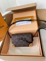 Louis Vuitton STEAMER Mini Handbag, 18 *11 * 6.5cm - Image 4