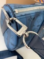 Louis Vuitton's seasonal new Keepall Bandoulière 35handbag M22573sizw:34*21*16cm - Image 15