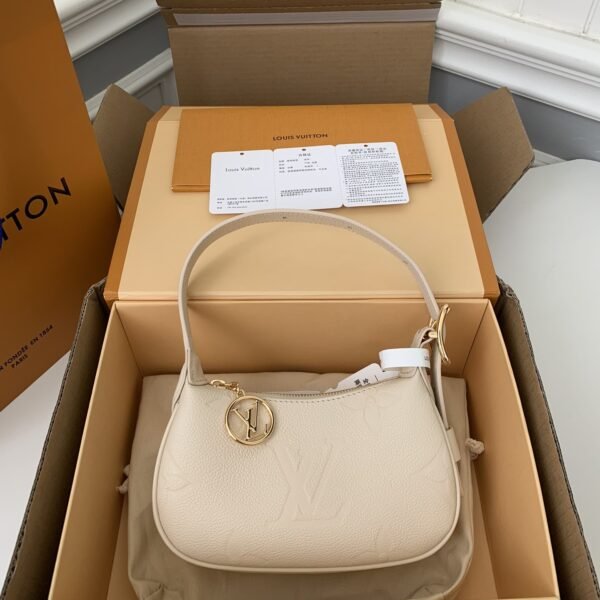 Louis Vuitton 23 New MINI MOON Handbag M82519Top Quality Size:20.5*11*5cm