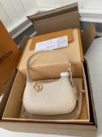 Louis Vuitton 23 New MINI MOON Handbag M82519Top Quality Size:20.5*11*5cm - Image 2