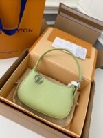 Louis Vuitton 23 New MINI MOON Handbag M82425 Top QualitySize:20.5*11*5cm - Image 2
