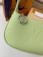 Louis Vuitton 23 New MINI MOON Handbag M82425 Top QualitySize:20.5*11*5cm - Image 7