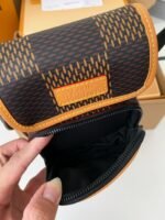 Louis Vuitton NiGo Collaboration Series Men'sAMAZONE Camera Bag N40357, Top QualitySize: 13*18*8cm - Image 10