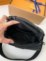 Louis Vuitton S Lock Men's Messenger bag M58489, top quality Size: 22*18*8cm - Image 9