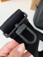 Louis Vuitton S Lock Men's Messenger bag M58489, top quality Size: 22*18*8cm - Image 13