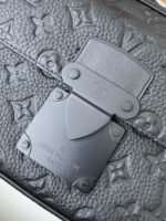 Louis Vuitton S Lock Men's Messenger bag M58489, top quality Size: 22*18*8cm - Image 17