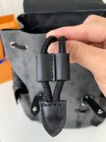 Louis Vuitton's New MONTSOURlS Men's Black FlowerBackpack M45583, Top Quality Size: 32*40*19cm - Image 9