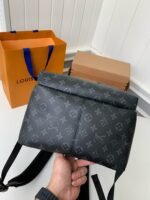 Louis Vuitton Men's DlSCOVERY Black Flower Backpack M43186 Top QualitySize: 30*40*20cm - Image 7