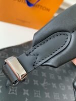 Louis Vuitton Men's DlSCOVERY Black Flower Backpack M43186 Top QualitySize: 30*40*20cm - Image 12