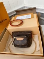 Louis Vuitton's new MINl BUMBAG vintage handbag forthe season M82335 is of top quality Size: 17*12*9.5cm - Image 3