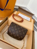 Louis Vuitton's new MINl BUMBAG vintage handbag forthe season M82335 is of top quality Size: 17*12*9.5cm - Image 5