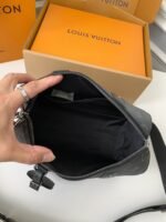 Louis Vuitton CITY KEEPALL Men's Handbag M45936 Top QualitySize:27*17*13cm - Image 3