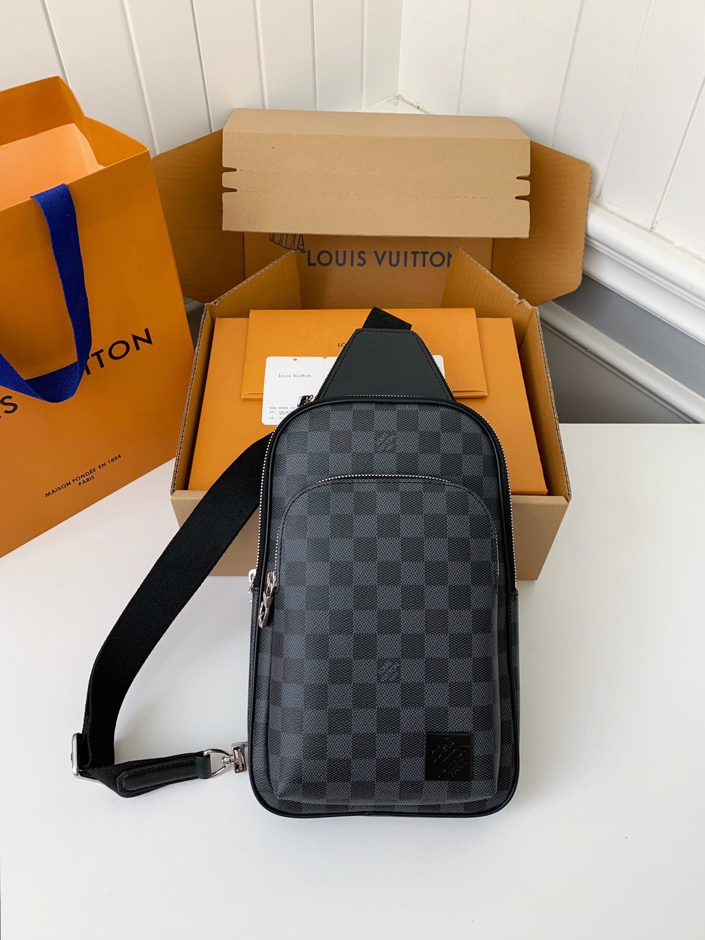 20241105_172402_6253 Louis Vuitton damier graphite Men'sShoulder Bags M45302, Top Quality Size: 20X31X7cm - Image 1