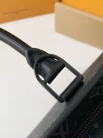 Louis Vuitton's new Sac Plat Horizontal Zippé men'sblack flower briefcase M45165Size: 31*39*8.5cm - Image 9