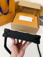 Louis Vuitton's new Sac Plat Horizontal Zippé men'sblack flower briefcase M80224Size: 22.5*14*5cm - Image 4