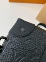 Louis Vuitton's new Sac Plat Horizontal Zippé men'sblack flower briefcase M80224Size: 22.5*14*5cm - Image 10