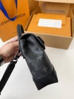 Louis Vuitton's new Sac Plat Horizontal Zippé men'sblack flower briefcase M45165Size: 25*19*8cm - Image 3