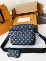 Louis Vuitton The new TRlO Postman Pack M24753 Size: 25*18.5*7cm - Image 3
