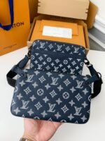 Louis Vuitton The new TRlO Postman Pack M24753 Size: 25*18.5*7cm - Image 14