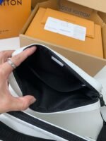 Louis Vuitton The new TRlO Postman PackM24753 Size: 25*18.5*7cm - Image 15