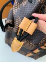 Louis Vuitton Medium-sized men' smatching colored backpack M40350 Size:38*44*21cm - Image 12