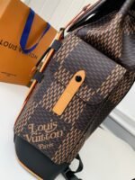 Louis Vuitton Medium-sized men' smatching colored backpack M40350 Size:38*44*21cm - Image 14