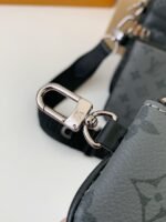 Louis Vuitton Trio New Men's colour-matching postman bag M69443 Size:25*18.5*7cm - Image 9