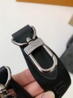 Louis Vuitton Trio New Men's colour-matching postman bag M69443 Size:25*18.5*7cm - Image 14