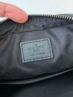 Louis Vuitton Trio New Men's colour-matching postman bag M69443 Size:25*18.5*7cm - Image 23