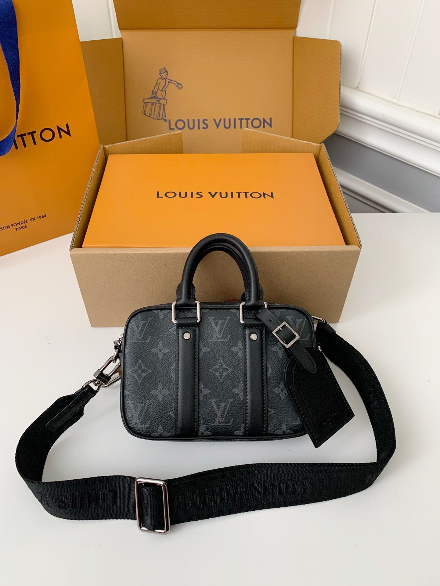 20241105_173615_6723 Louis Vuitton Autumn/Winter New NANO PORTEDOCUMENTS VOYAGE Handbag M82770, Top QualitySize: 20*13*5.5cm - Image 1