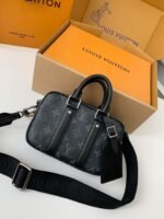 Louis Vuitton Autumn/Winter New NANO PORTEDOCUMENTS VOYAGE Handbag M82770, Top QualitySize: 20*13*5.5cm - Image 2