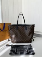 Product details Louis Vuitton Counter Seasonal NewNEVERFULL INSIDE OUT Medium shopping Bag M12061 Size: 28*14*31cm