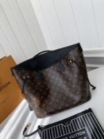 Product details Louis Vuitton Counter Seasonal NewNEVERFULL INSIDE OUT Medium shopping Bag M12061 Size: 28*14*31cm - Image 2