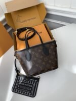 Louis Vuitton's new NEVERFULLBANDOULIÈRE INSIDE OUT BB Shopping BagM12099 Size: 16.5*11*26.5cm - Image 3