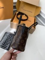 Louis Vuitton's new NEVERFULLBANDOULIÈRE INSIDE OUT BB Shopping BagM12099 Size: 16.5*11*26.5cm - Image 15