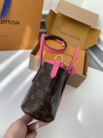 Louis Vuitton's new NEVERFULLBANDOULIÈRE INSIDE OUT BB Shopping BagM12099 Size: 16.5*11*26.5cm - Image 16
