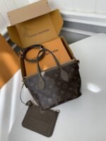 Louis Vuitton's new NEVERFULLBANDOULIÈRE INSIDE OUT BB Shopping BagM12099 Size: 16.5*11*26.5cm - Image 2
