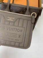 Louis Vuitton's new NEVERFULLBANDOULIÈRE INSIDE OUT BB Shopping BagM12099 Size: 16.5*11*26.5cm - Image 8