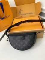 Louis Vuitton Autumn/Winter New LV MOONCROSSBODY Handbag M23835, Top QualitySize: 24.5*16*4.5cm - Image 2