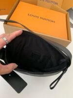 Louis Vuitton Autumn/Winter New LV MOONCROSSBODY Handbag M23835, Top QualitySize: 24.5*16*4.5cm - Image 11