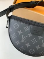 Louis Vuitton Autumn/Winter New LV MOONCROSSBODY Handbag M23835, Top QualitySize: 24.5*16*4.5cm - Image 9
