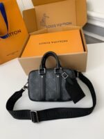 Louis Vuitton Autumn/Winter New NANO PORTEDOCUMENTS VOYAGE Handbag M82770, Top QualitySize: 20*13*5.5cm - Image 3