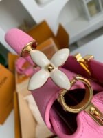 Louis Vuitton Capucines BB HandbagsSize: 21*14*8cm - Image 17