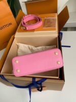 Louis Vuitton Capucines BB HandbagsSize: 21*14*8cm - Image 12
