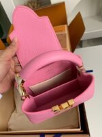 Louis Vuitton Capucines BB HandbagsSize: 21*14*8cm - Image 9